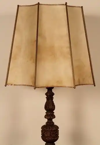 Schöne Nussbaum Neorenaissance Stehlampe mit Ablagetisch Antik Kolosseum