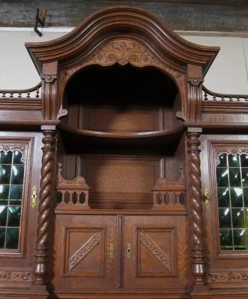 Schönes Jugendstil Nussbaum Buffet mit grünen Butzenscheiben Antik Kolosseum 5