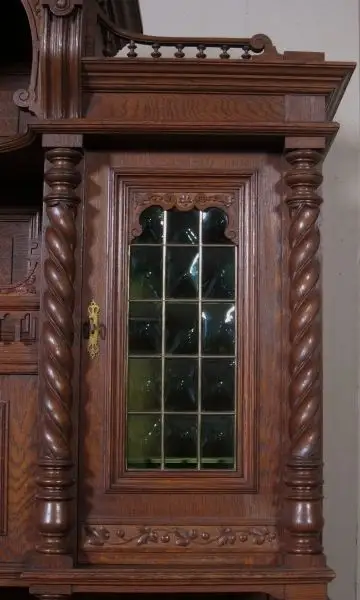 Schönes Jugendstil Nussbaum Buffet mit grünen Butzenscheiben Antik Kolosseum 8