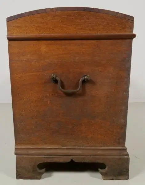 Biedermeier Wäschetruhe / Runddeckeltruhe aus Eiche Antik Kolosseum 2