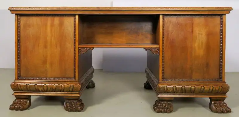 Eleganter Neorenaissance Schreibtisch mit schönen Schnitzereien Antik Kolosseum 3