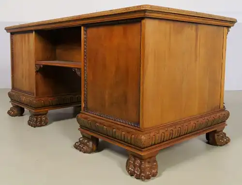 Eleganter Neorenaissance Schreibtisch mit schönen Schnitzereien Antik Kolosseum