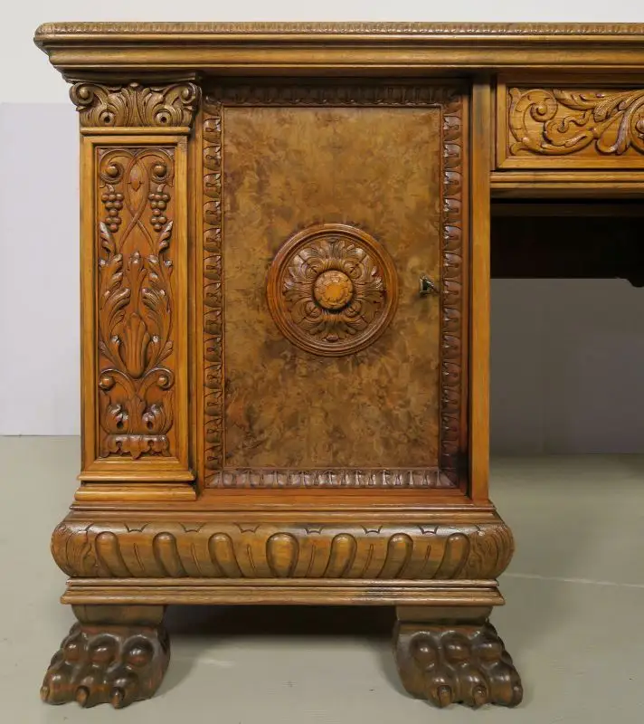 Eleganter Neorenaissance Schreibtisch mit schönen Schnitzereien Antik Kolosseum 7