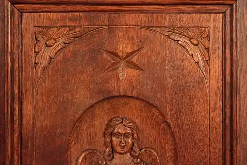 Schöner eintüriger Gründerzeit Besenschrank mit Engelsputte Antik Kolosseum