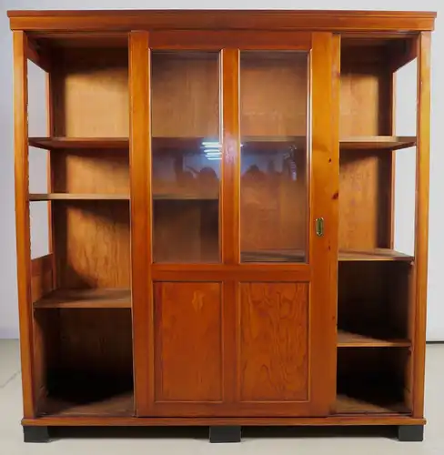 Bücherschrank / Vitrine mit zwei Glasschiebetüren um 1910 Antik Kolosseum