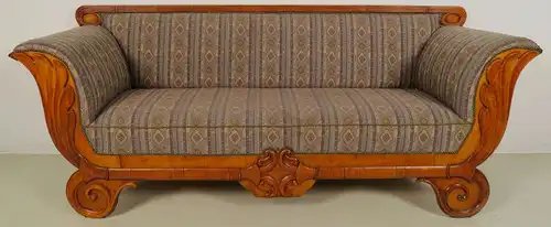 Sofa aus der Biedermeierepoche mit zeittypischen Schnitzwerk Antik Kolosseum