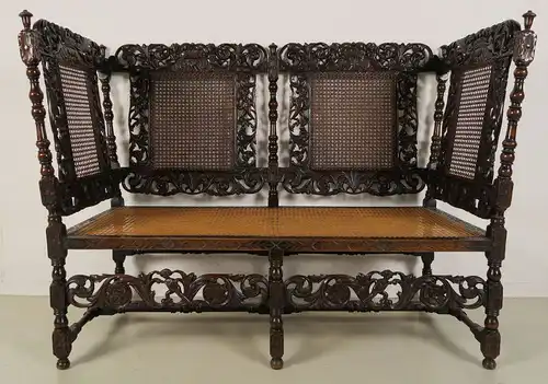 Sitzbank um 1870 mit aufwendigem Durchbruch Schnitzdekor Antik Kolosseum