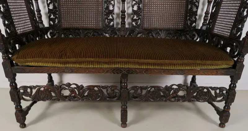 Sitzbank um 1870 mit aufwendigem Durchbruch Schnitzdekor Antik Kolosseum 9
