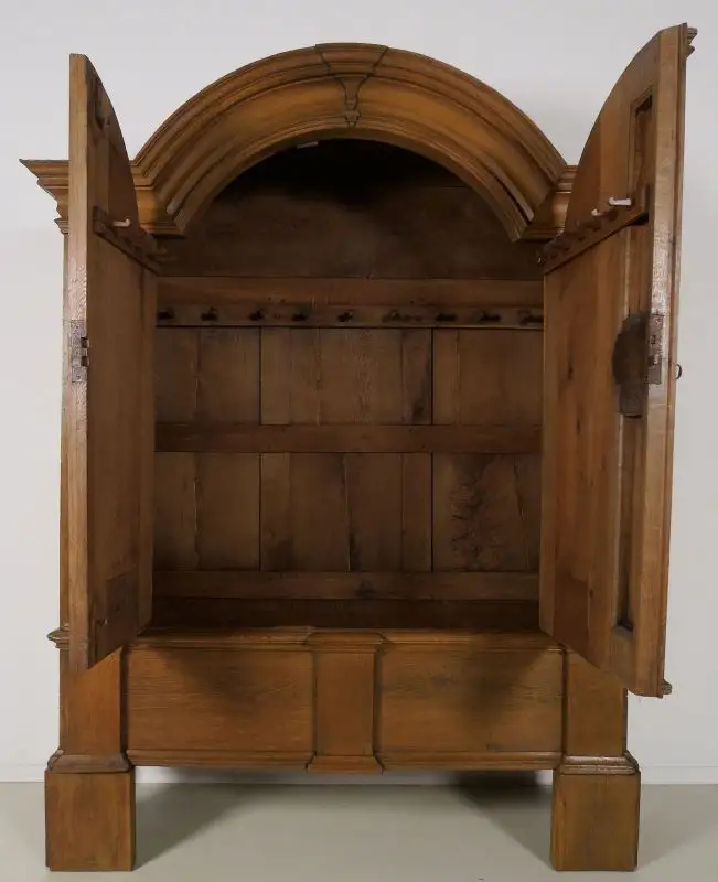 Restaurierter original Barock Kleiderschrank mit Rundbogen Antik Kolosseum 4