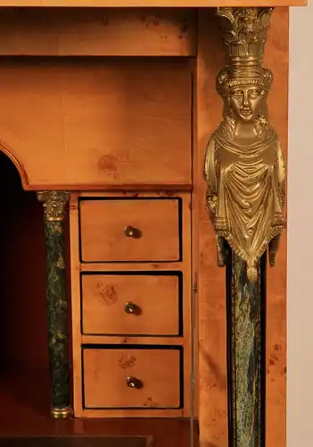 Feiner Empire Stil Sekretär aus Birkenholz Antik Kolosseum