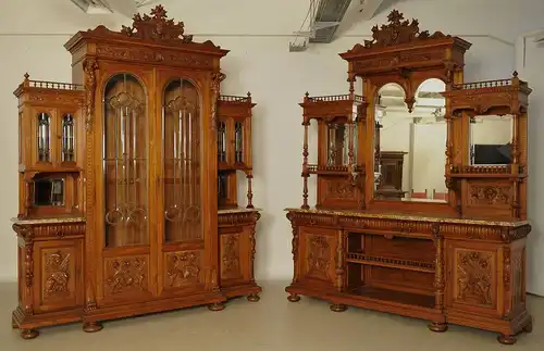 Unglaubliche repräsentative Gründerzeit Möbel-Vitrine und Buffet Antik Kolosseum