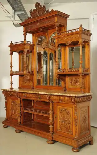 Unglaubliche repräsentative Gründerzeit Möbel-Vitrine und Buffet Antik Kolosseum