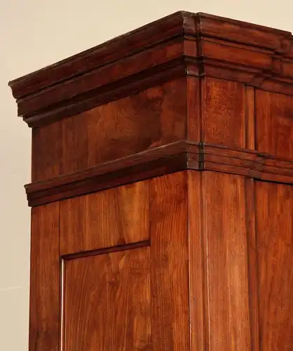 Aussergewöhnlicher Mahagoni Biedermeier Wäsche- Kleiderschrank Antik Kolosseum