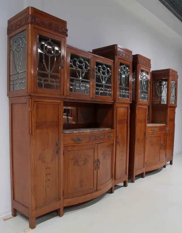 Zwei schöne Jugendstil Buffets mit wunderschönen Glasarbeiten Antik Kolosseum 1