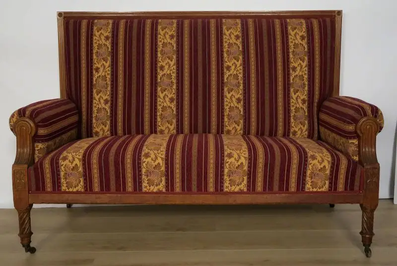 Elegantes Gründerzeit Sofa / Couch aus Nussbaum Antik Kolosseum 0