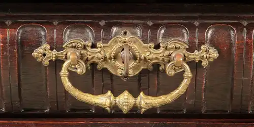 Gründerzeit Prunk Vertiko mit eleganten Bronzemedallions Antik Kolosseum