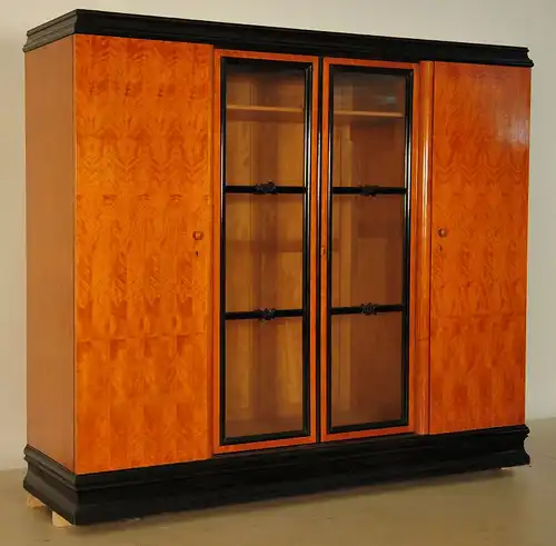 Art Deco Kleiderschrank aus Birkenholz teilweise ebonisiert Antik Kolosseum