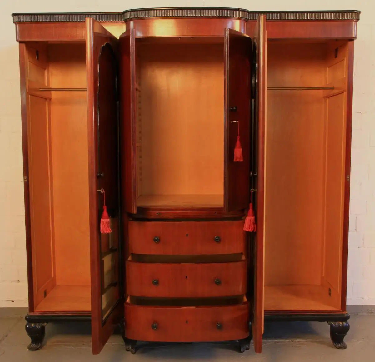 Vierteiliges Mahagoni Schlafzimmer aus den 20er Jahren Antik Kolosseum 4