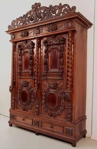 Original Barock Fassadenschrank um 1750 mit gedrehten Zopfsäulen Antik Kolosseum