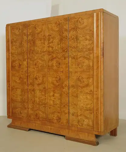 Formschöner Art Deco Kleiderschrank aus Nussbaum Antik Kolosseum