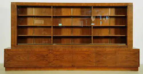 Monumentaler original Bauhaus Bücherschrank gefertigt um 1920 Antik Kolosseum