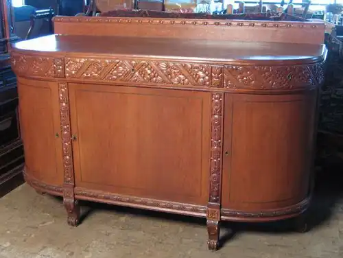 Eiche Sideboard gefertigt um 1910 mit gerundeter Linienführung Antik Kolosseum