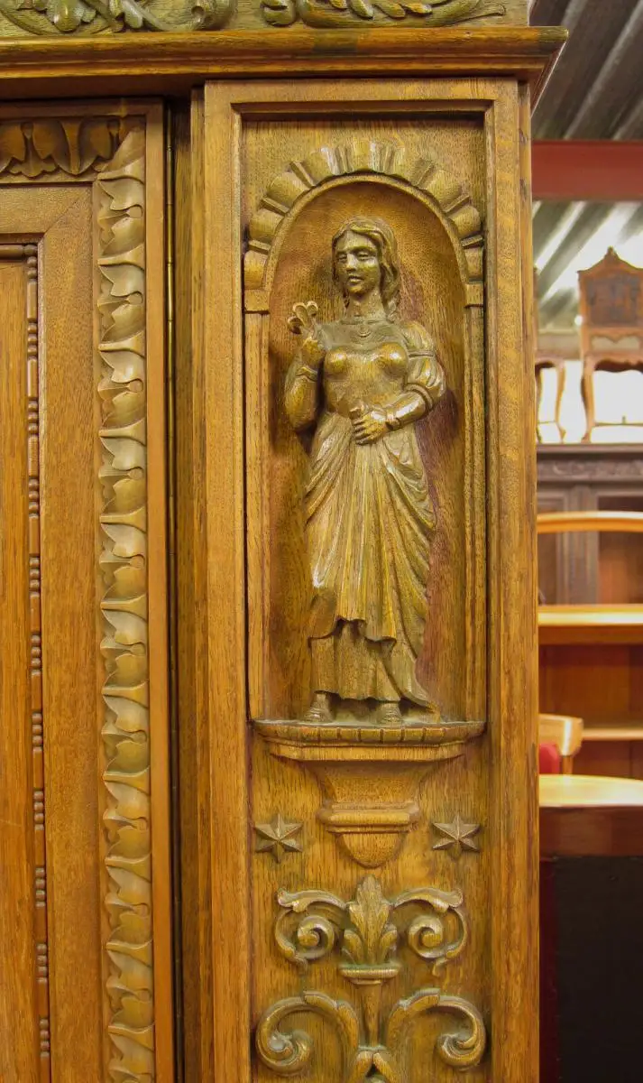 Bücherschrank der Neorenaissance mit figürlichen Darstellungen Antik Kolosseum 6