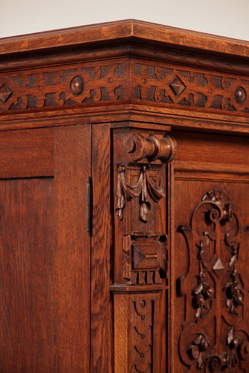 Gründerzeit Vertiko aus Eiche gefertigt um die Jahrhundertwende Antik