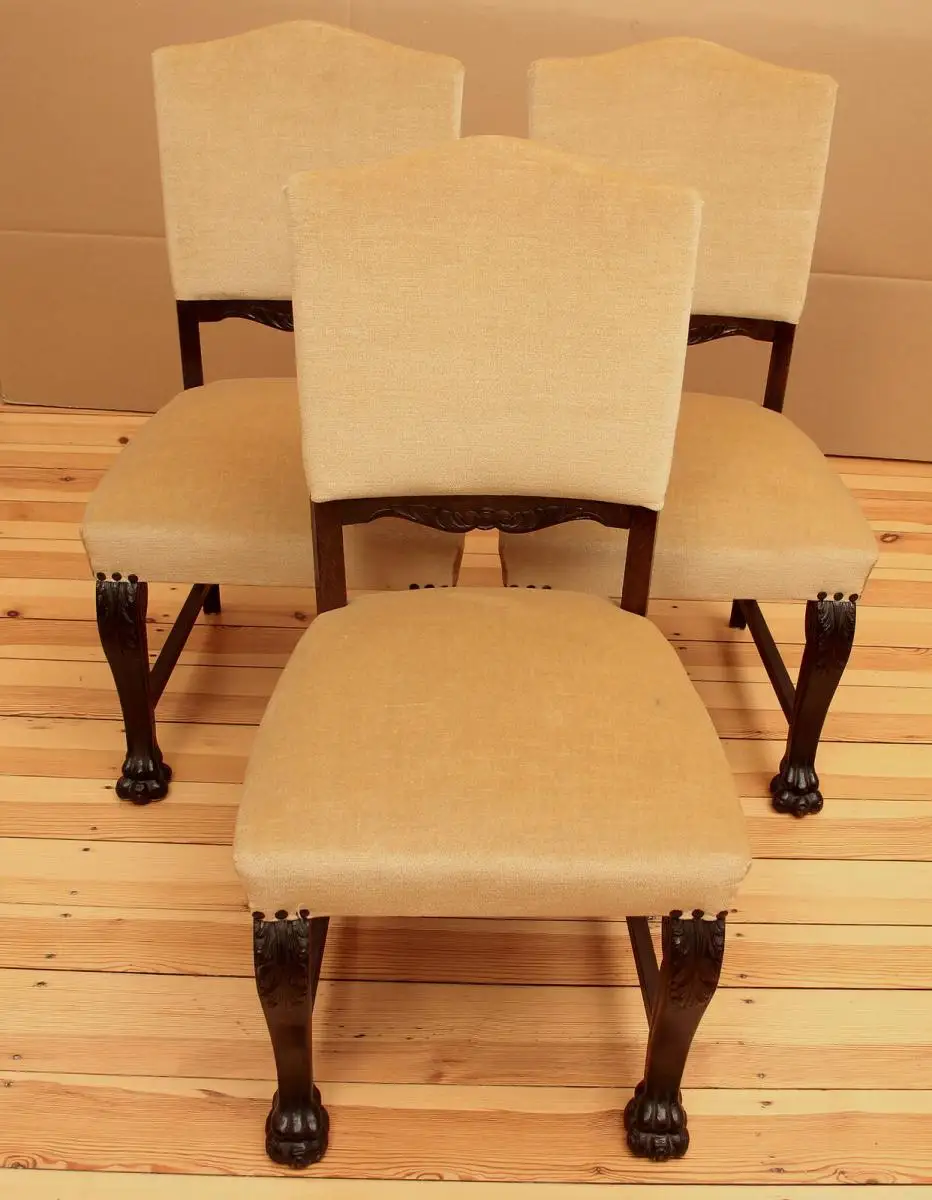Drei gepolsterte Eiche Neorenaissance Stühle gefertigt um 1920 Antik Kolosseum 0