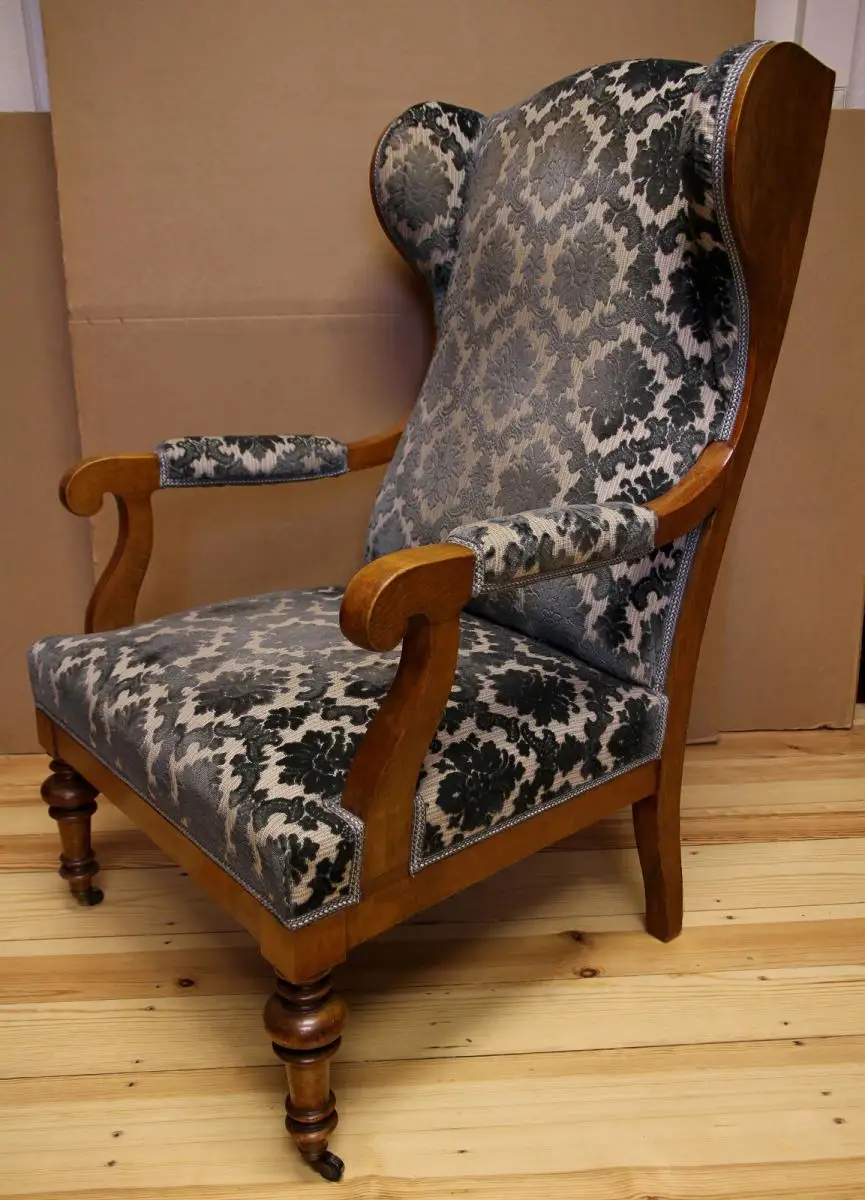 Zauberhafter Biedermeier Ohrenbacken Sessel aus Kirschholz Antik Kolosseum 1