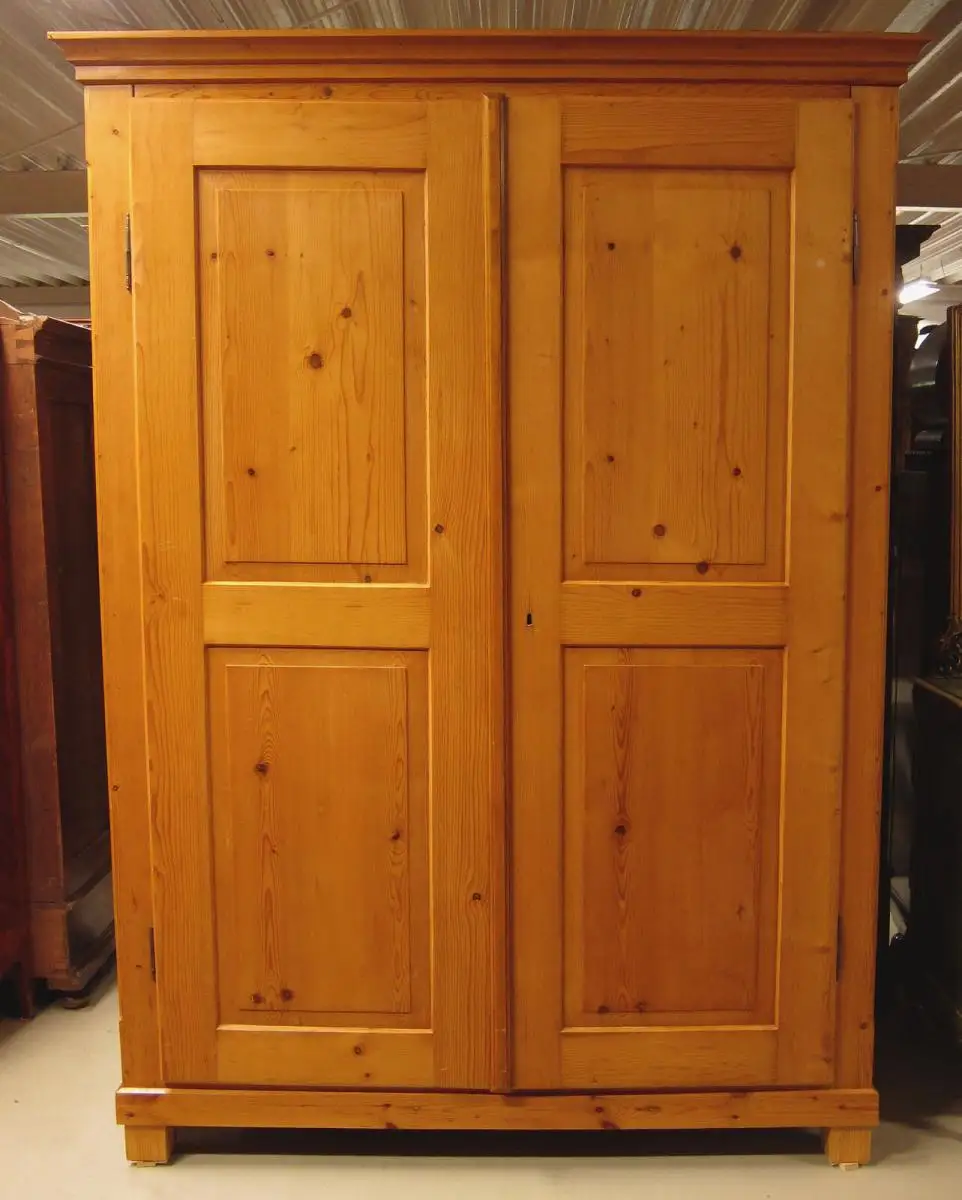 Restaurierter Jugendstil Wäsche- Kleiderschrank aus Weichholz Antik Kolosseum 0