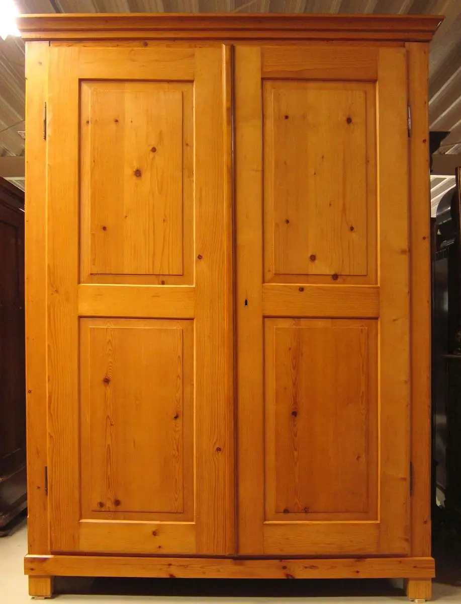 Restaurierter Jugendstil Wäsche- Kleiderschrank aus Weichholz Antik Kolosseum 1