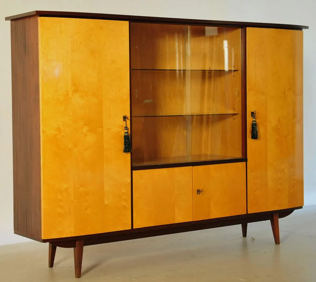 Designer Wohnzimmerschrank aus den 60iger Jahren 1