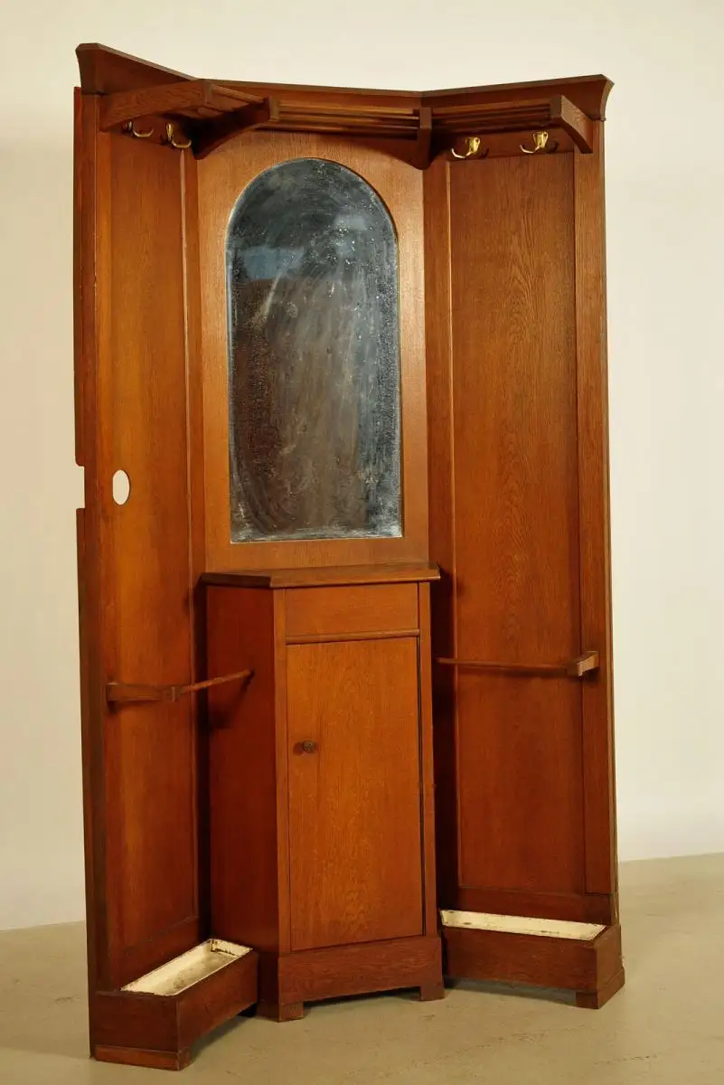 Gründerzeit Garderobe aus Nussbaum in asymetrischer Form Antik Kolosseum 1