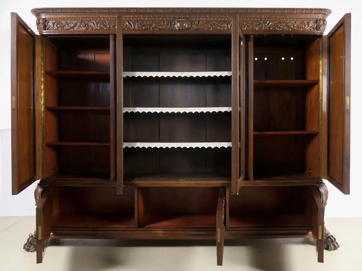 Schöner vollfigürlicher Neorenaissance Bücherschrank aus NussbaumAntik Kolosseum 1