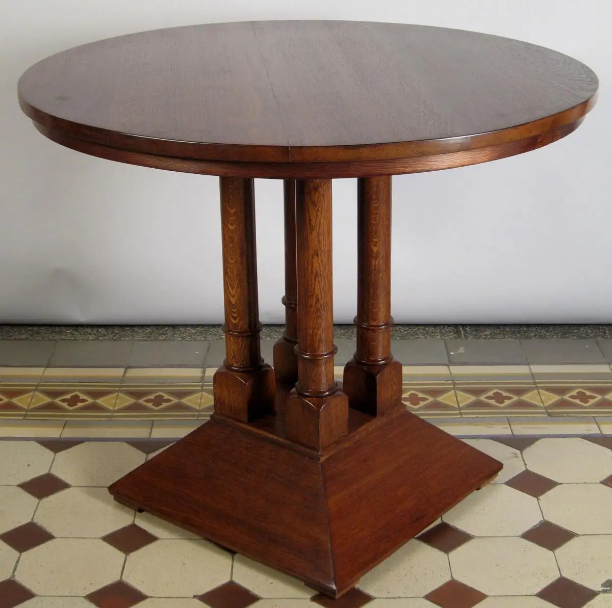 Restaurierter Berliner Jugendstil Eiche Sofatisch / Spieltisch Antik Kolosseum 0