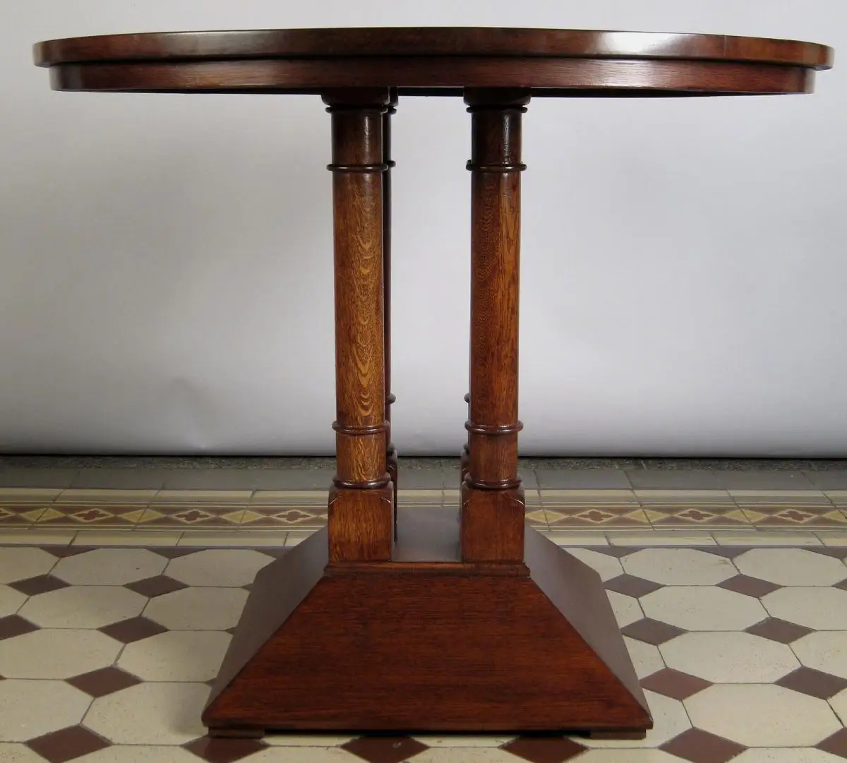 Restaurierter Berliner Jugendstil Eiche Sofatisch / Spieltisch Antik Kolosseum 2