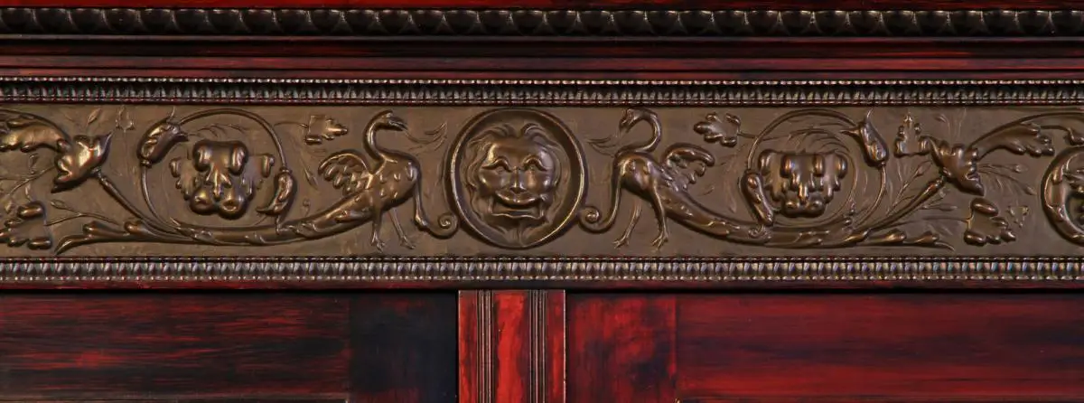 Gründerzeit Nussbaum Kabinettschrank mit schönen Schnitzereien Antik Kolosseum 4