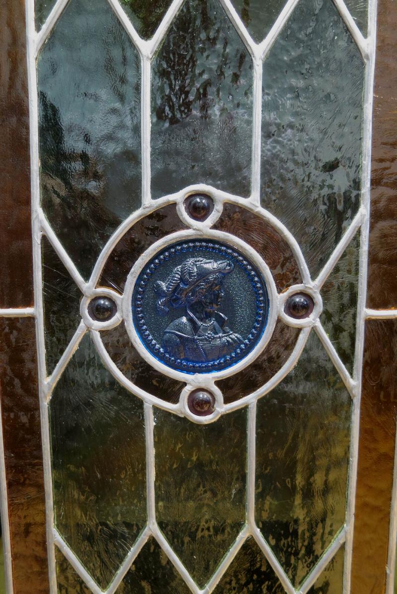 Wunderschöner Dielenschrank mit fantastischer Bleiverglasung Antik