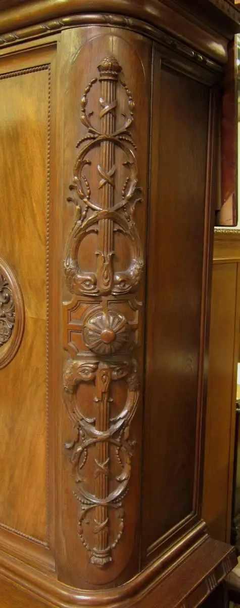 Riesiger Neoreanaissance Bücherschrank aus Nussbaum um 1920 Antik Kolosseum 5