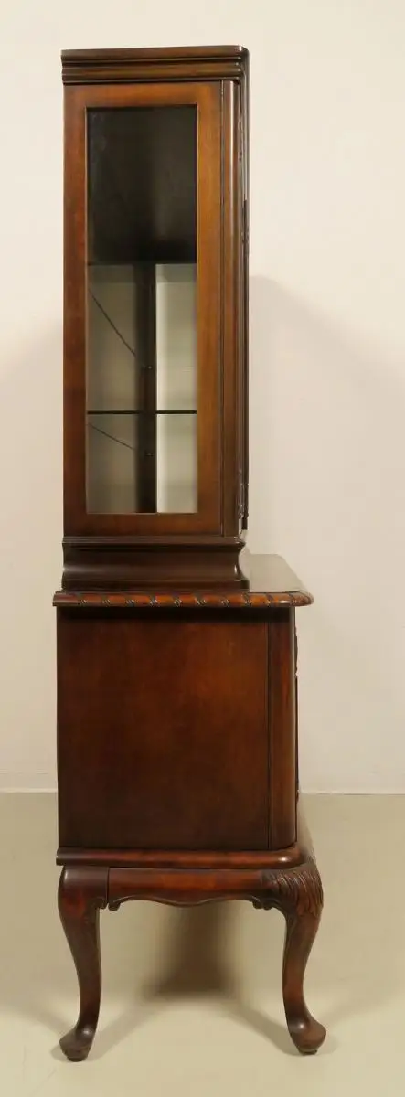 Chippendale Vitrine mit geschwungenen Beinen gefertigt um 1930 Antik Kolosseum 3