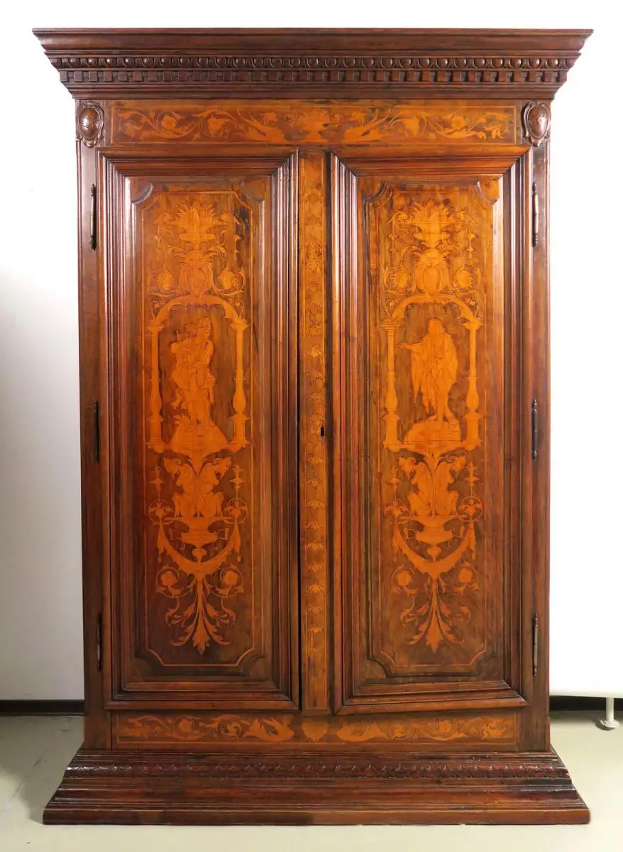 Original Barock Kleiderschrank mit wunderschönen Intarsien Antik Kolosseum 0