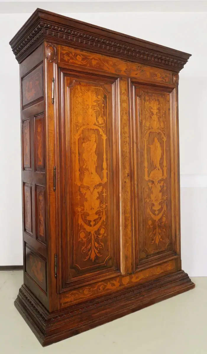 Original Barock Kleiderschrank mit wunderschönen Intarsien Antik Kolosseum 1