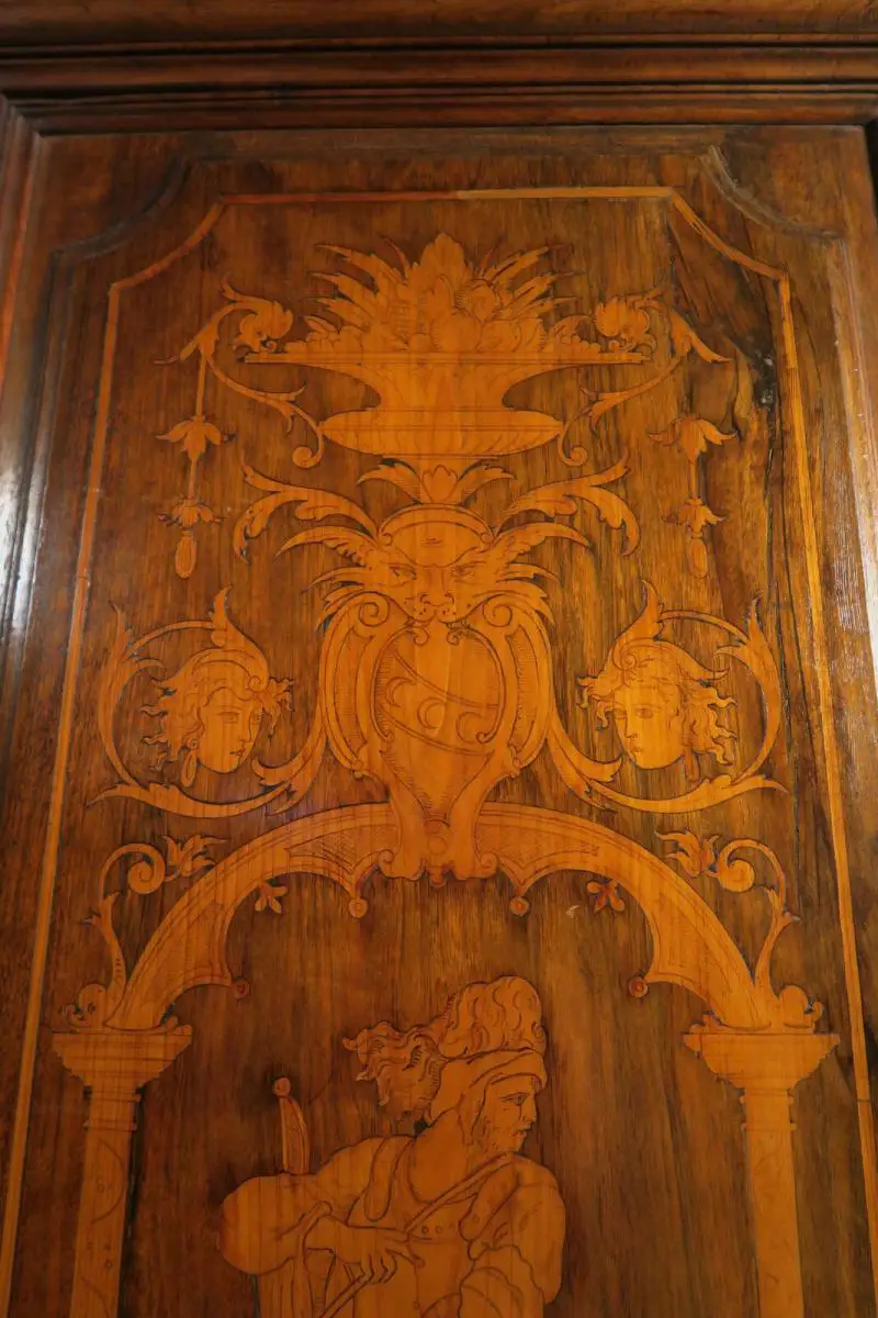 Original Barock Kleiderschrank mit wunderschönen Intarsien Antik Kolosseum 5