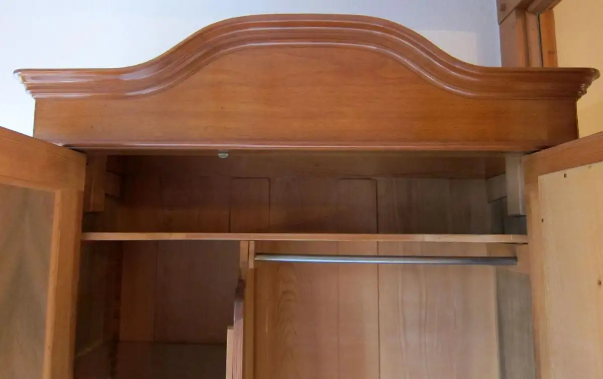 Schöner Jugendstil Dielenschrank aus Nussbaum Antik Kolosseum 4