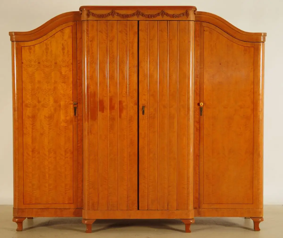 Viertüriger großer Art Deco Kleiderschrank aus Birkenholz Antik Kolosseum 0