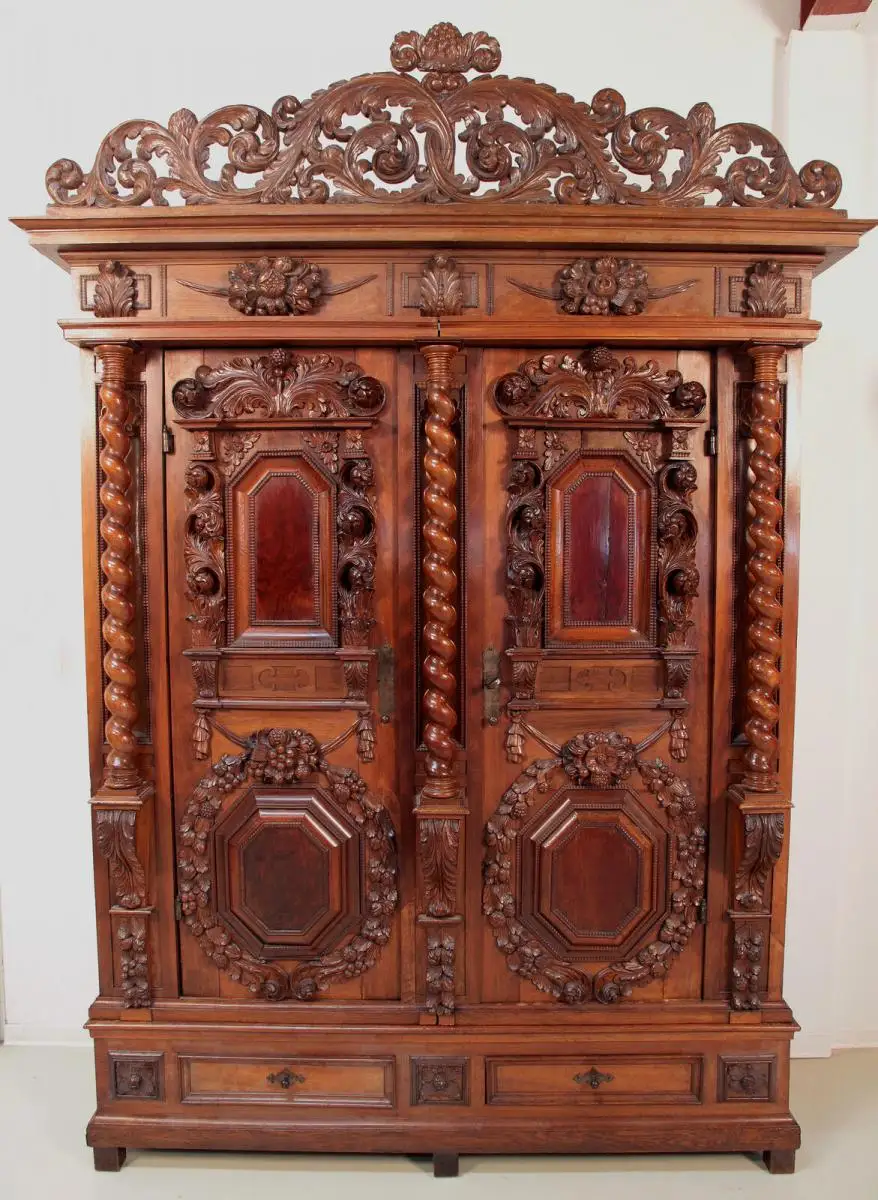 Original Barock Fassadenschrank um 1750 mit gedrehten Zopfsäulen Antik Kolosseum 1