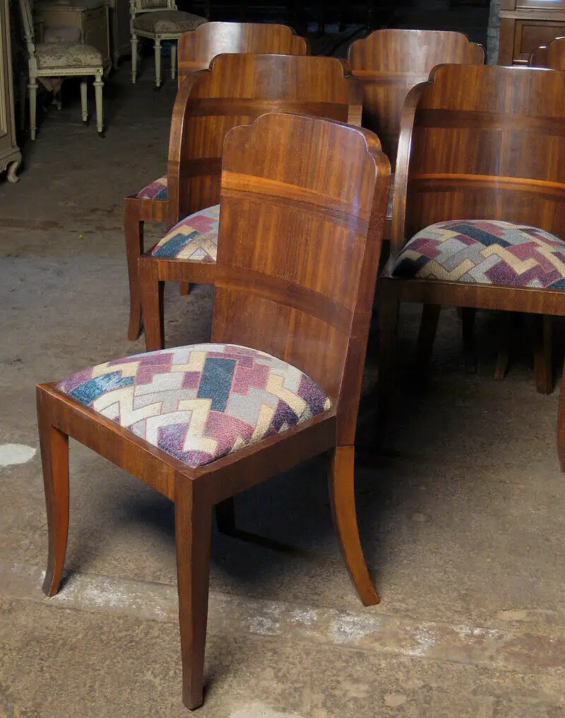 Sechs geschwungene, französische Art Deco Stühle aus Nussbaum Antik Kolosseum 1