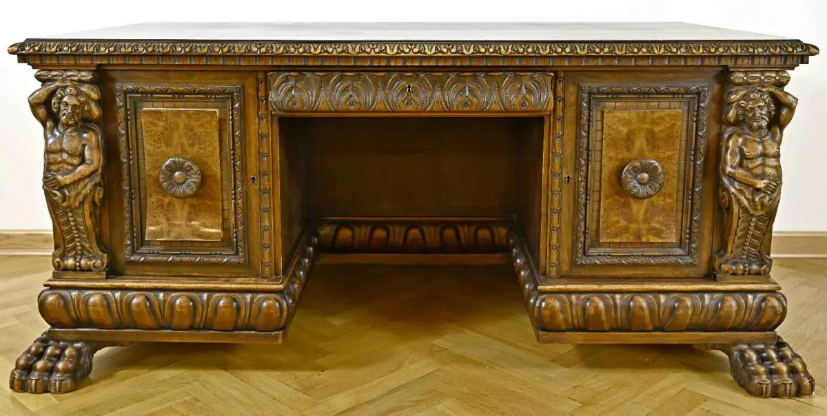 Monumentaler Schreibtisch aus der Neorenaissance Antik Kolosseum 0