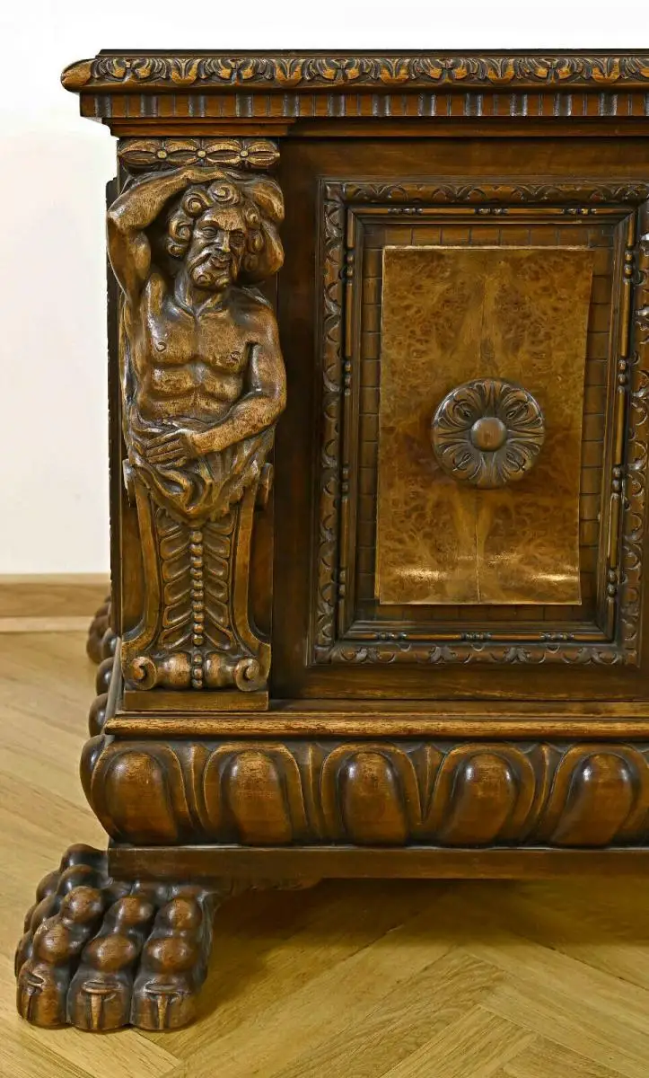 Monumentaler Schreibtisch aus der Neorenaissance Antik Kolosseum 1